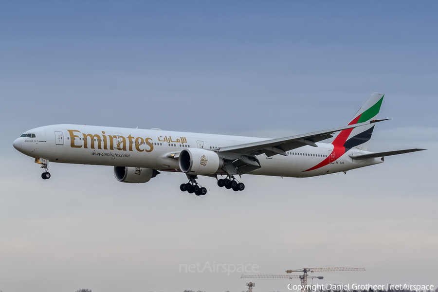 Emirates Boeing 777-31H(ER) (A6-EGK) | Photo 97227