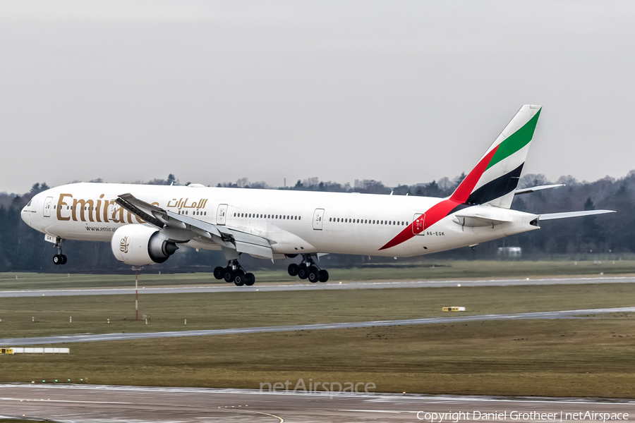 Emirates Boeing 777-31H(ER) (A6-EGK) | Photo 97314
