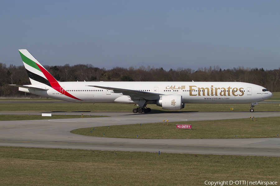 Emirates Boeing 777-31H(ER) (A6-EGK) | Photo 379631