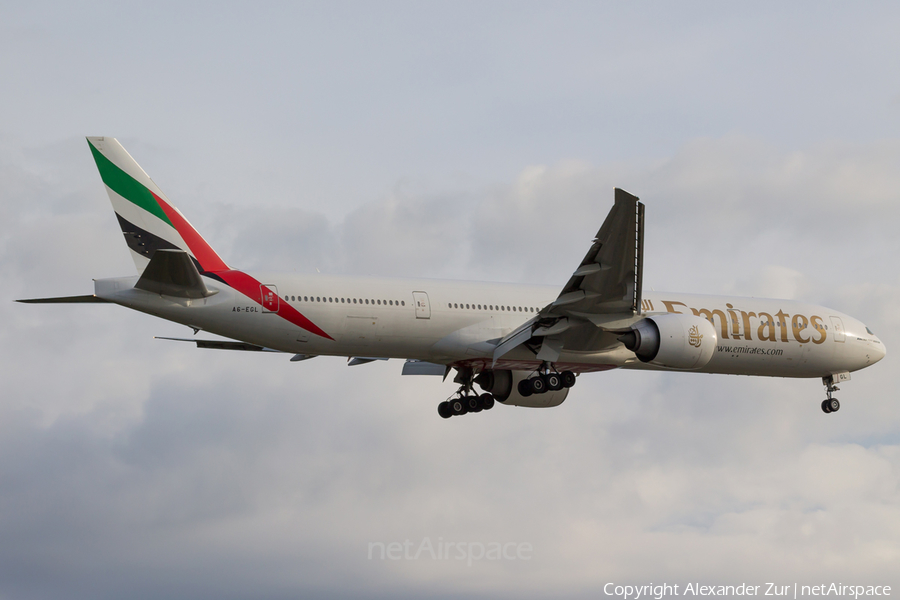 Emirates Boeing 777-31H(ER) (A6-EGL) | Photo 138145