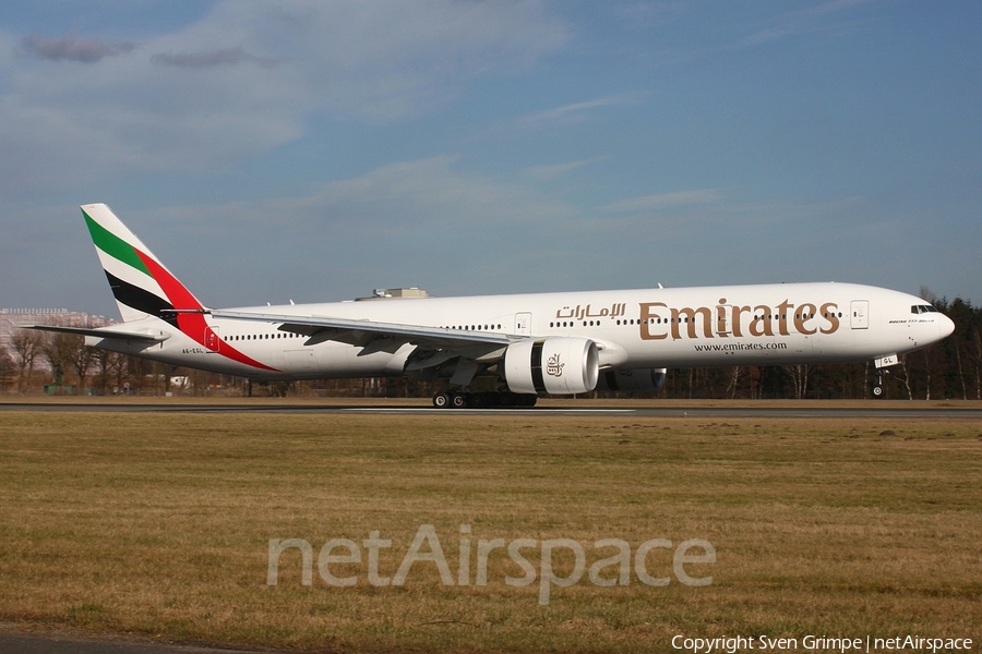 Emirates Boeing 777-31H(ER) (A6-EGL) | Photo 41049