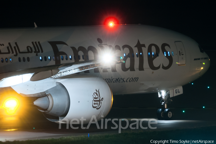 Emirates Boeing 777-31H(ER) (A6-EGL) | Photo 47584
