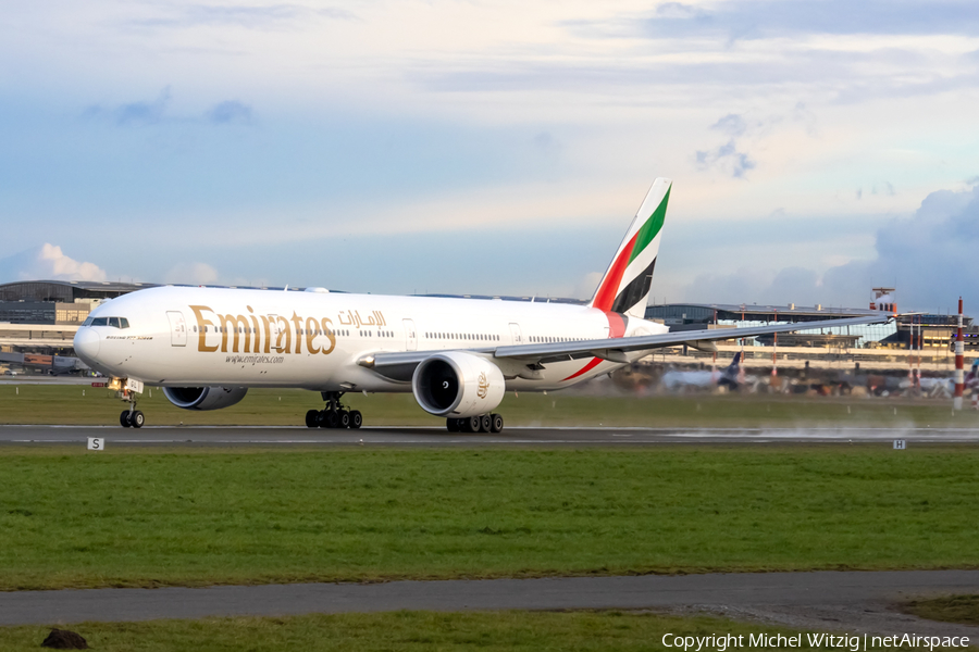 Emirates Boeing 777-31H(ER) (A6-EGL) | Photo 538689