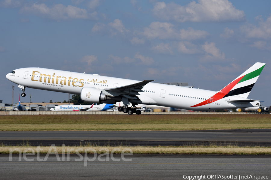 Emirates Boeing 777-31H(ER) (A6-EGL) | Photo 383881