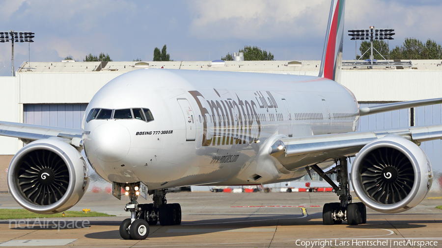 Emirates Boeing 777-31H(ER) (A6-EGM) | Photo 121000