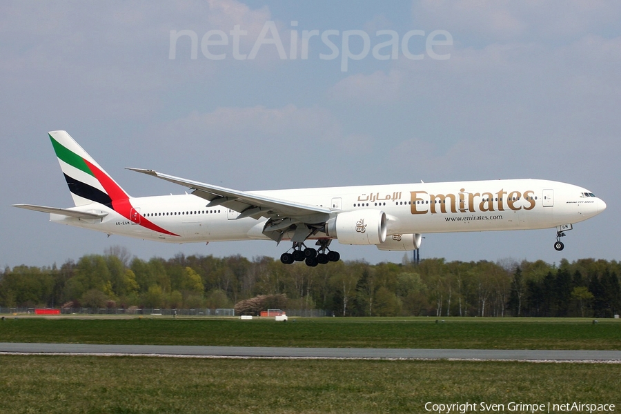 Emirates Boeing 777-31H(ER) (A6-EGM) | Photo 25812