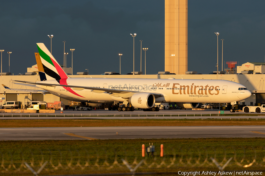 Emirates Boeing 777-31H(ER) (A6-EGM) | Photo 436363
