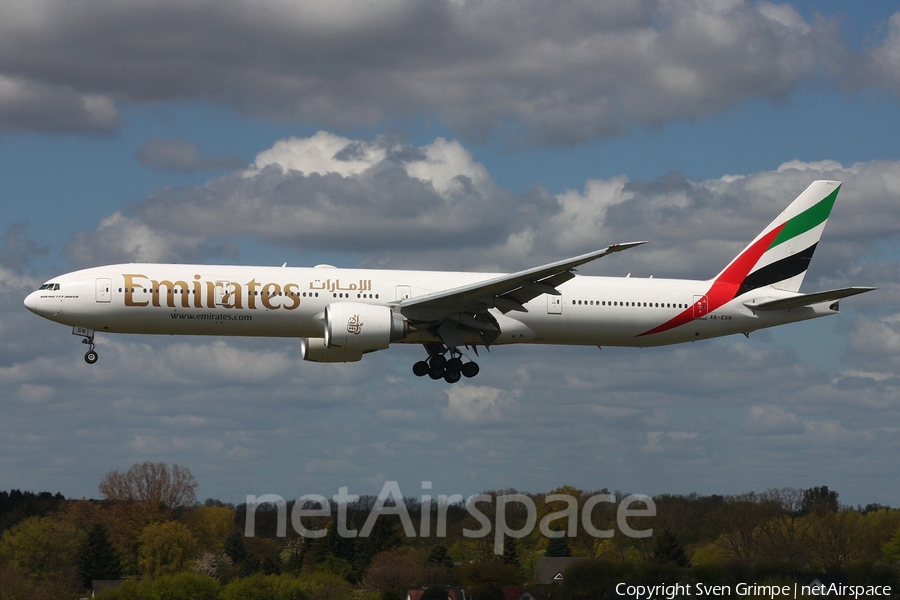 Emirates Boeing 777-31H(ER) (A6-EGN) | Photo 107663