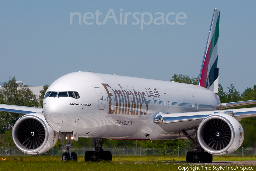 Emirates Boeing 777-31H(ER) (A6-EGN) | Photo 18099