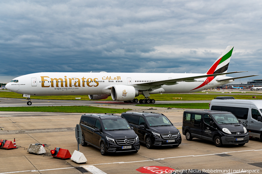 Emirates Boeing 777-31H(ER) (A6-EGN) | Photo 472411