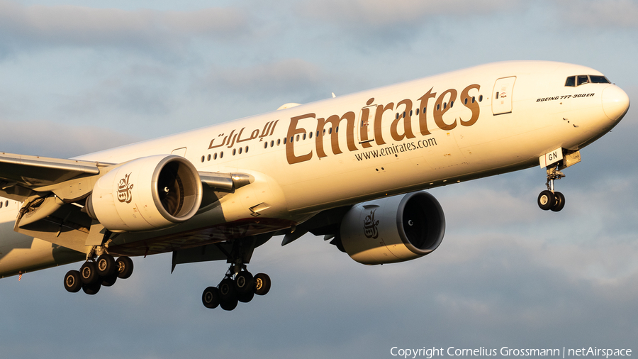 Emirates Boeing 777-31H(ER) (A6-EGN) | Photo 505901