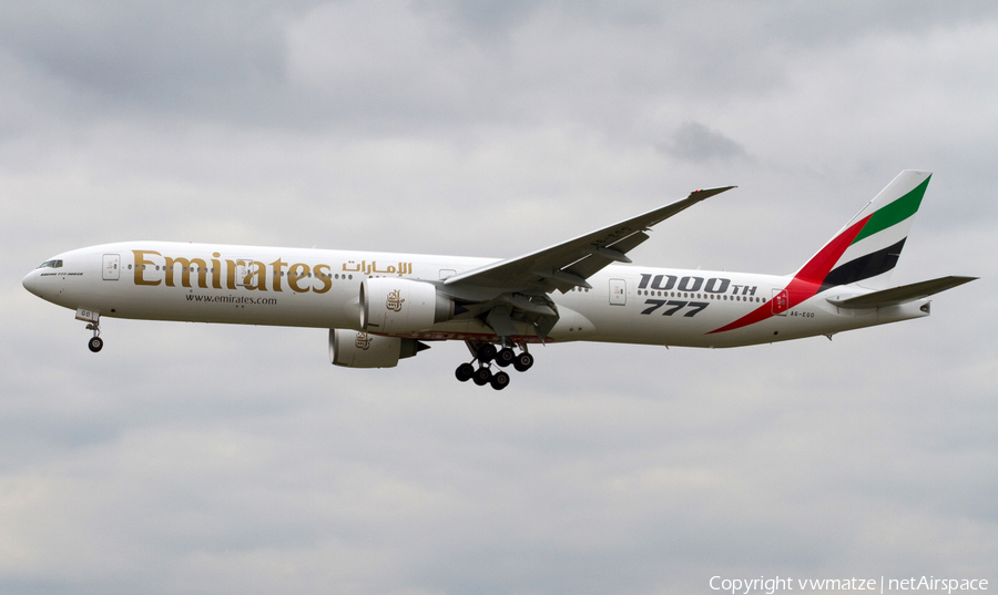 Emirates Boeing 777-31H(ER) (A6-EGO) | Photo 137089