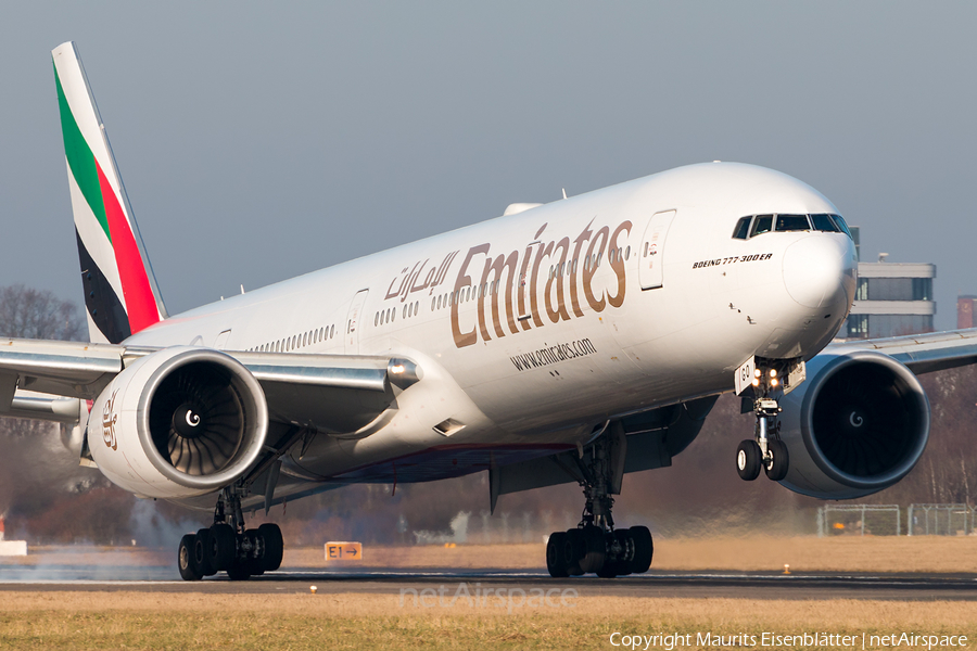Emirates Boeing 777-31H(ER) (A6-EGO) | Photo 142261