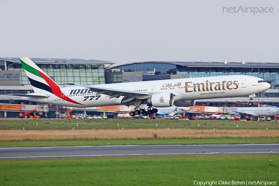 Emirates Boeing 777-31H(ER) (A6-EGO) | Photo 38534