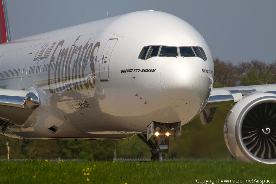 Emirates Boeing 777-31H(ER) (A6-EGP) | Photo 135974