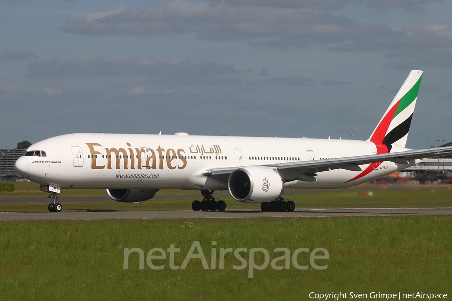 Emirates Boeing 777-31H(ER) (A6-EGP) | Photo 77404