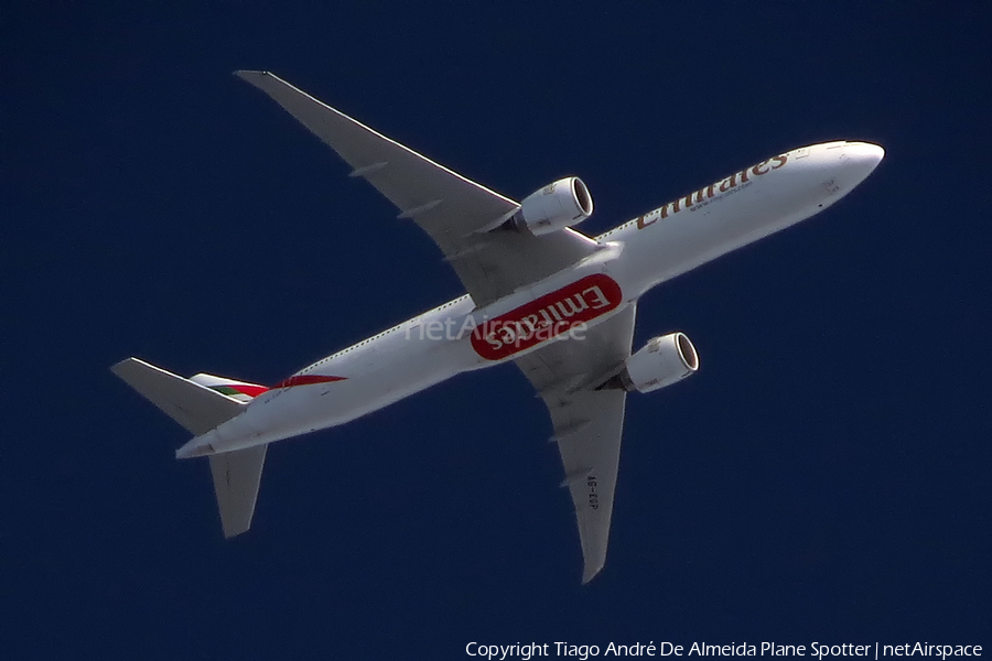 Emirates Boeing 777-31H(ER) (A6-EGP) | Photo 402613