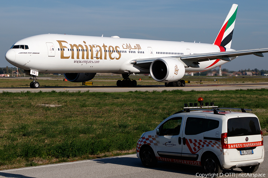 Emirates Boeing 777-31H(ER) (A6-EGQ) | Photo 481563