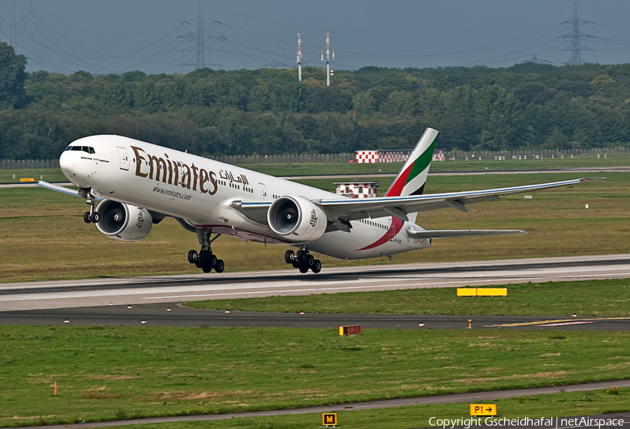 Emirates Boeing 777-31H(ER) (A6-EGQ) | Photo 34538