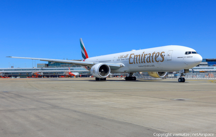 Emirates Boeing 777-31H(ER) (A6-EGQ) | Photo 207513