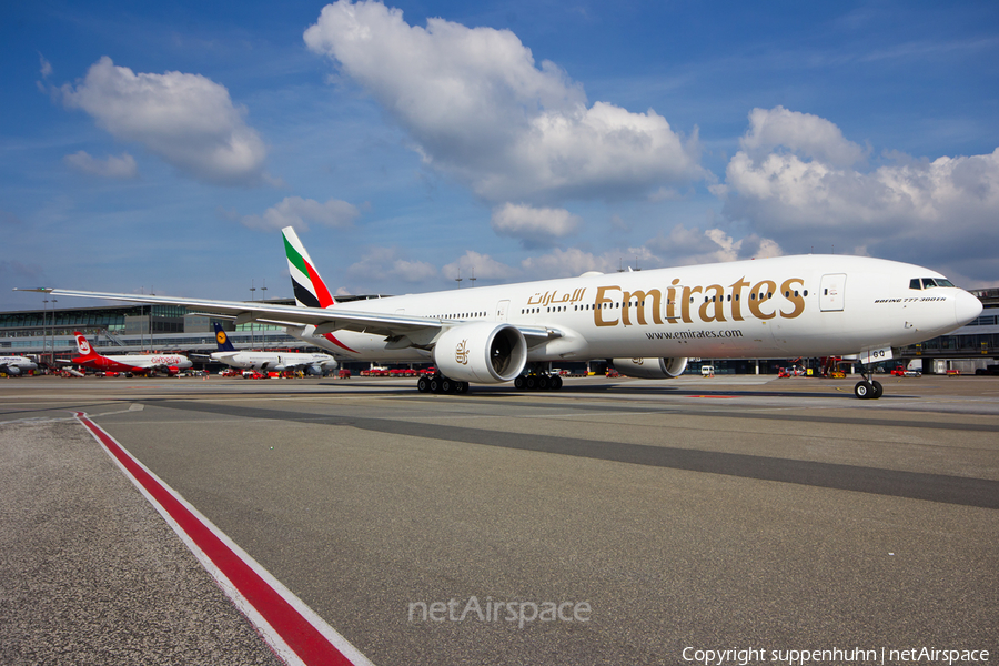 Emirates Boeing 777-31H(ER) (A6-EGQ) | Photo 82946