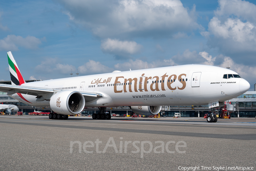 Emirates Boeing 777-31H(ER) (A6-EGQ) | Photo 82992