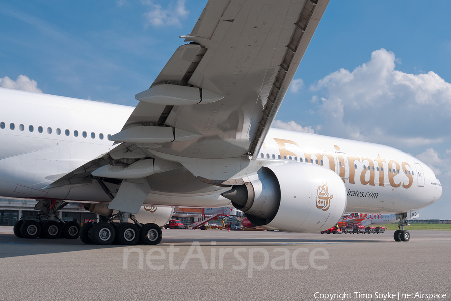 Emirates Boeing 777-31H(ER) (A6-EGQ) | Photo 82993