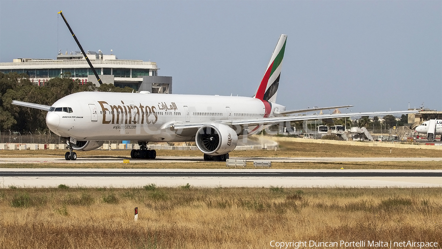 Emirates Boeing 777-31H(ER) (A6-EGQ) | Photo 570177