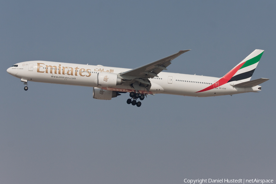Emirates Boeing 777-31H(ER) (A6-EGR) | Photo 417917