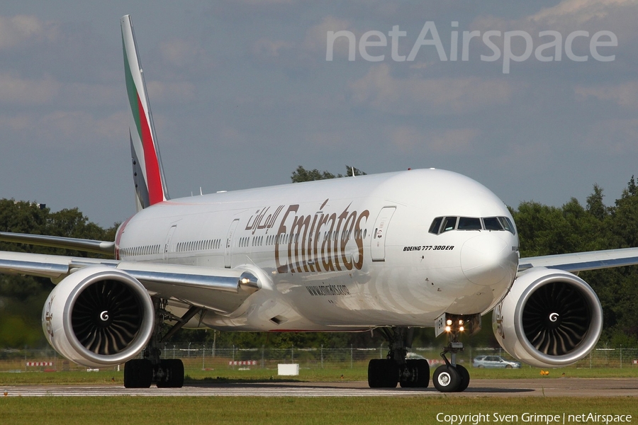 Emirates Boeing 777-31H(ER) (A6-EGR) | Photo 30005