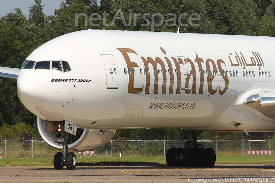 Emirates Boeing 777-31H(ER) (A6-EGR) | Photo 30414