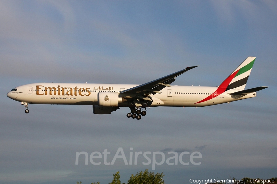 Emirates Boeing 777-31H(ER) (A6-EGR) | Photo 46597