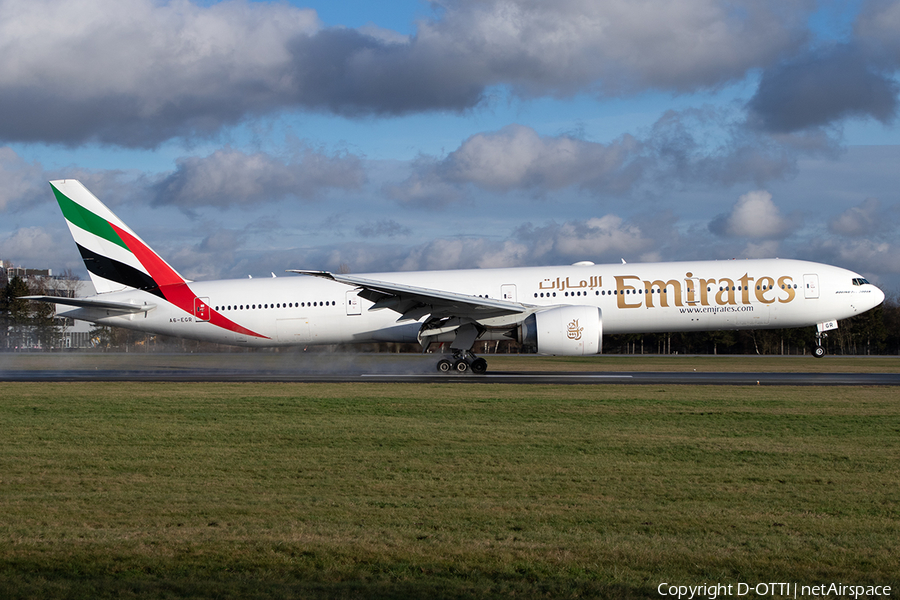 Emirates Boeing 777-31H(ER) (A6-EGR) | Photo 544135
