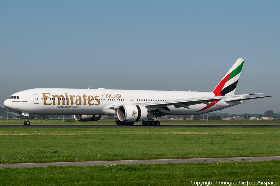 Emirates Boeing 777-31H(ER) (A6-EGS) | Photo 424959