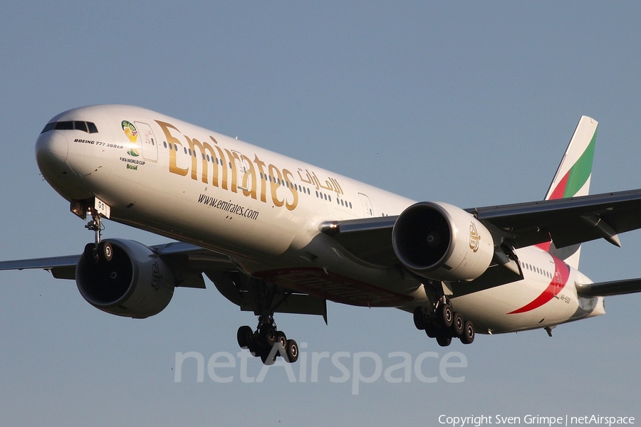 Emirates Boeing 777-31H(ER) (A6-EGS) | Photo 53168