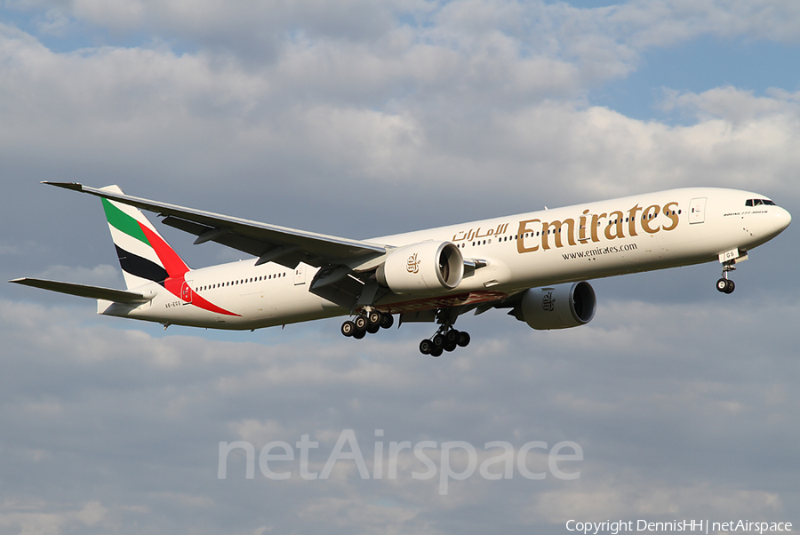 Emirates Boeing 777-31H(ER) (A6-EGS) | Photo 415331