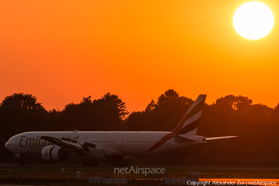 Emirates Boeing 777-31H(ER) (A6-EGS) | Photo 588120