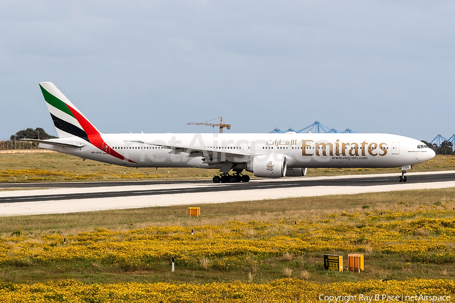 Emirates Boeing 777-31H(ER) (A6-EGS) | Photo 376656