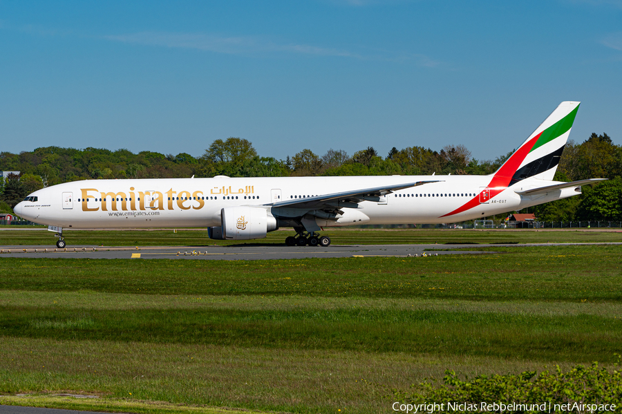 Emirates Boeing 777-31H(ER) (A6-EGT) | Photo 568684