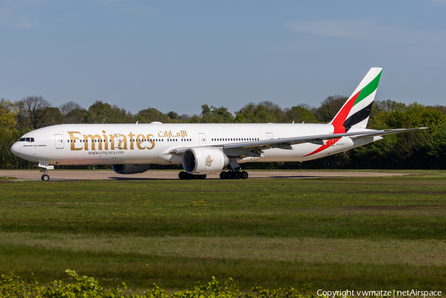 Emirates Boeing 777-31H(ER) (A6-EGT) | Photo 568743