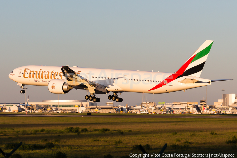 Emirates Boeing 777-31H(ER) (A6-EGT) | Photo 107259