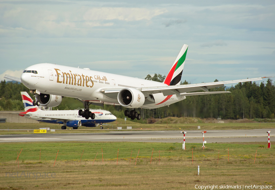 Emirates Boeing 777-31H(ER) (A6-EGT) | Photo 121402