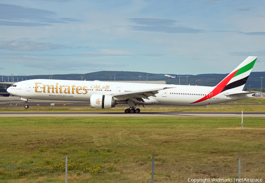 Emirates Boeing 777-31H(ER) (A6-EGT) | Photo 121403