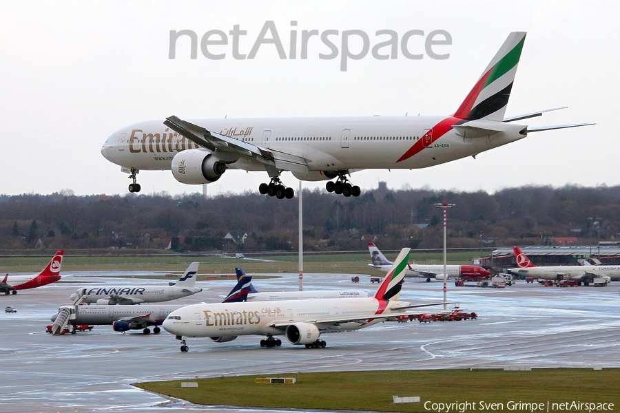 Emirates Boeing 777-31H(ER) (A6-EGU) | Photo 35288