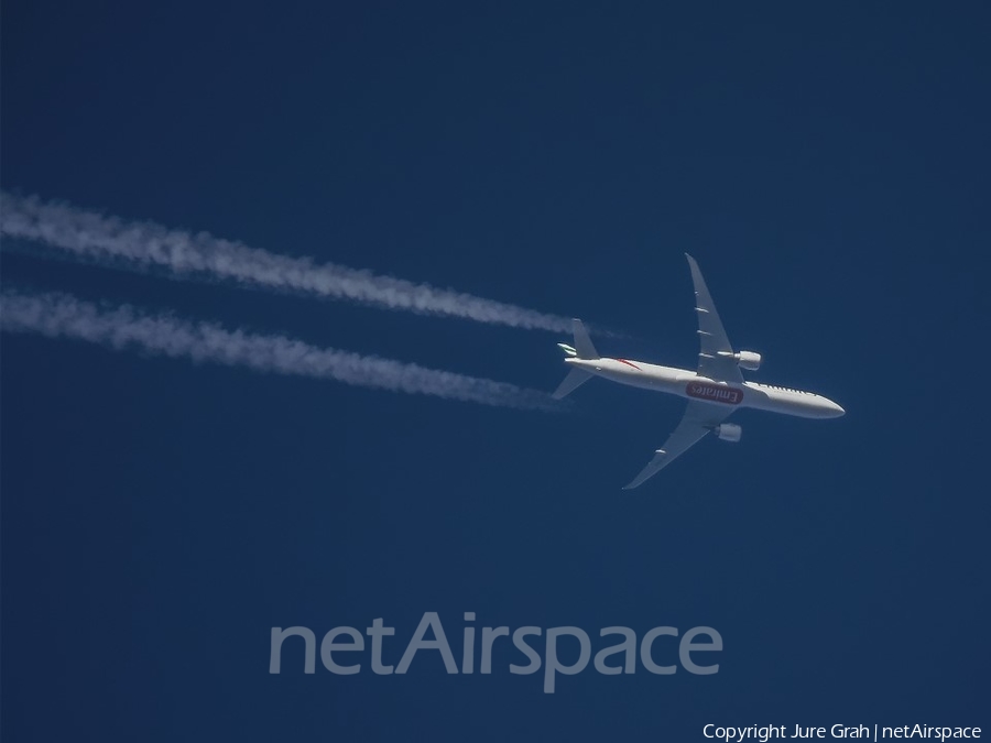Emirates Boeing 777-31H(ER) (A6-EGU) | Photo 106787
