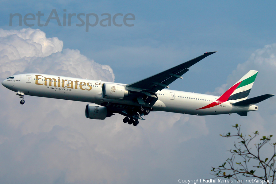 Emirates Boeing 777-31H(ER) (A6-EGV) | Photo 533479