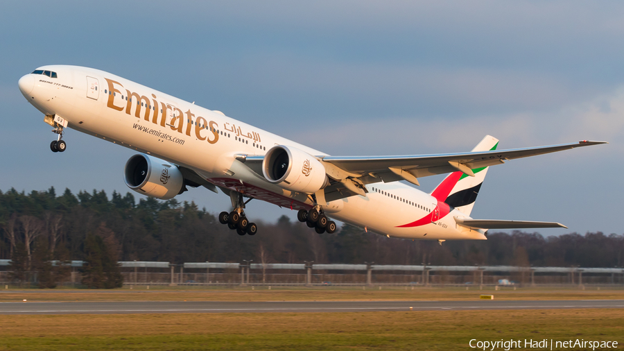 Emirates Boeing 777-31H(ER) (A6-EGV) | Photo 101686