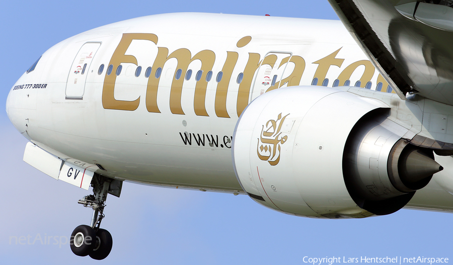 Emirates Boeing 777-31H(ER) (A6-EGV) | Photo 106859