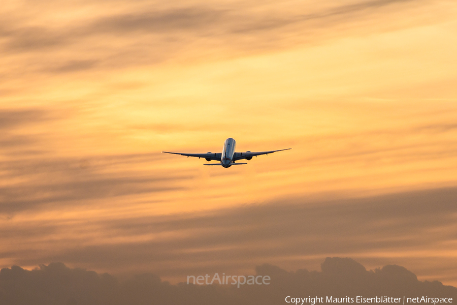 Emirates Boeing 777-31H(ER) (A6-EGV) | Photo 93742
