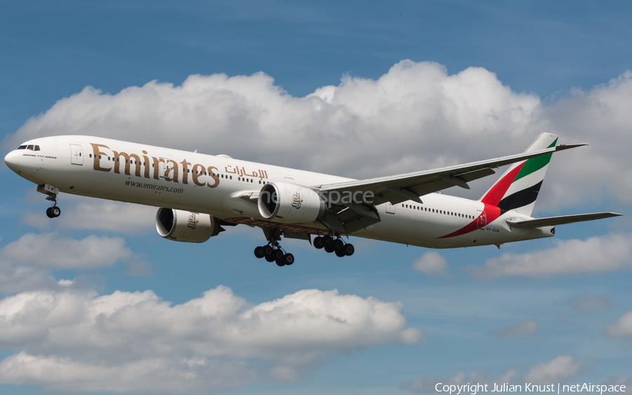 Emirates Boeing 777-31H(ER) (A6-EGW) | Photo 173889